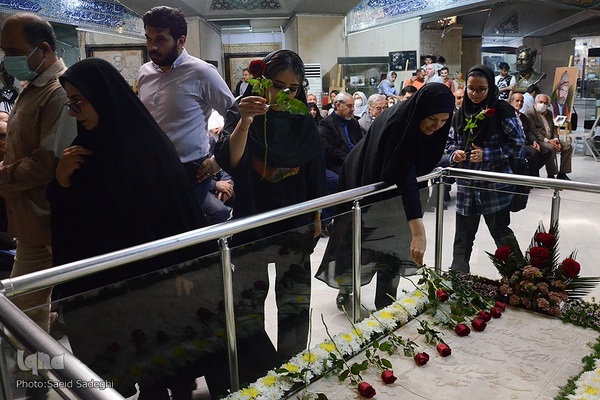 گلباران مزار استاد شهریار