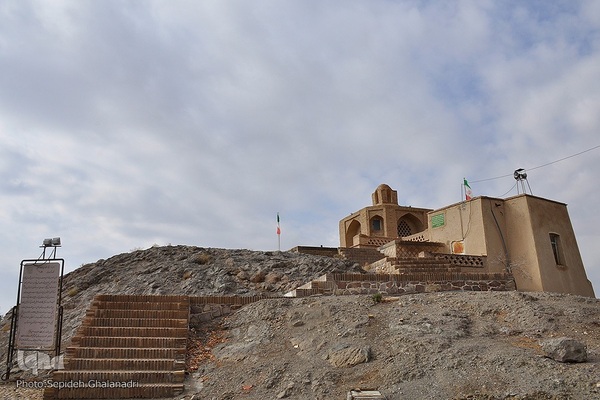 آرامگاه ابن حسام خوسفی، در شهر خوسف خراسان جنوبی