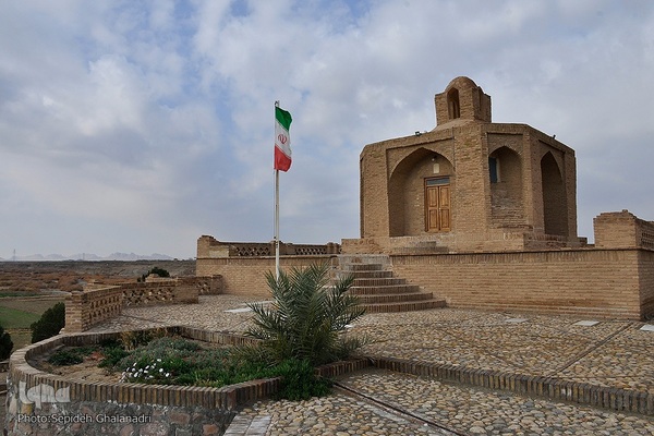 آرامگاه ابن حسام خوسفی، در شهر خوسف خراسان جنوبی