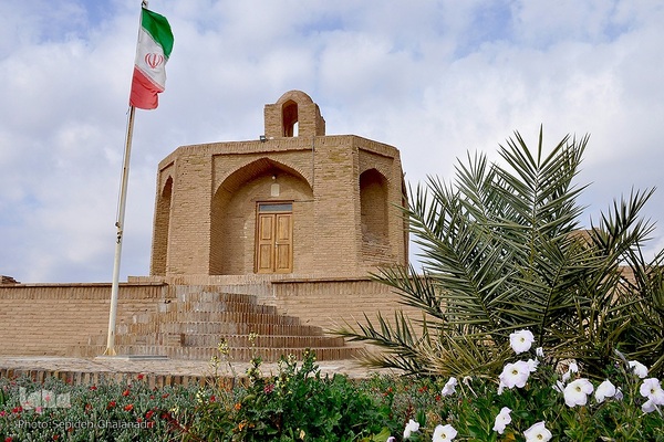 آرامگاه ابن حسام خوسفی، در شهر خوسف خراسان جنوبی