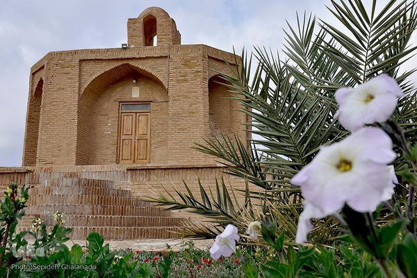 آرامگاه ابن حسام خوسفی، در شهر خوسف خراسان جنوبی