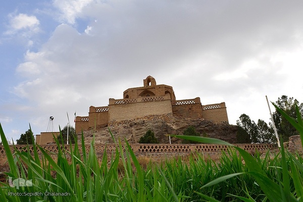 آرامگاه ابن حسام خوسفی، در شهر خوسف خراسان جنوبی