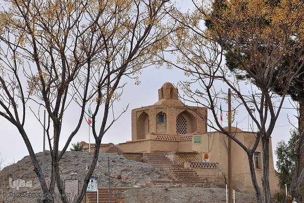 آرامگاه ابن حسام خوسفی، در شهر خوسف خراسان جنوبی