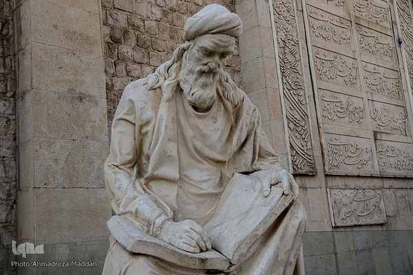 آرامگاه خواجوی کرمانی، خلاق المعانی شعر ایران