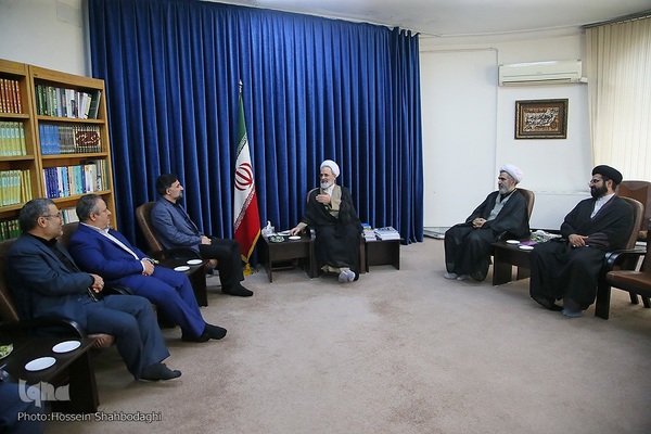 دیدار روح‌الله دهقانی فیروز‌آبادی، رئیس جهاددانشگاهی با آیت الله اعرافی، مدیر حوزه‌های علمیه کشور