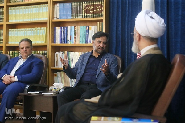 دیدار روح‌الله دهقانی فیروز‌آبادی، رئیس جهاددانشگاهی با آیت الله اعرافی، مدیر حوزه‌های علمیه کشور