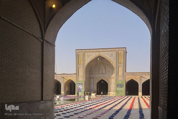 آیین توزیع ۱۵۰۰۰ نوشت افزار به دانش آموزان نیازمند فارس‎‎