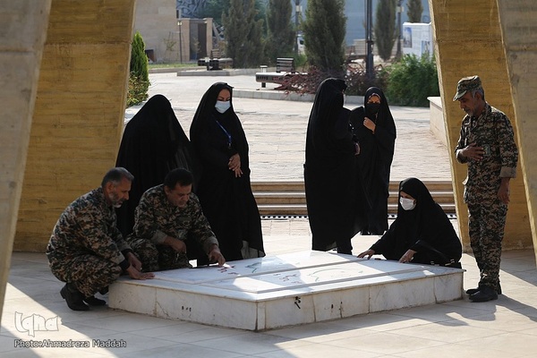 آیین تجلیل از فرماندهان و رزمندگان هشت سال دفاع مقدس فارس