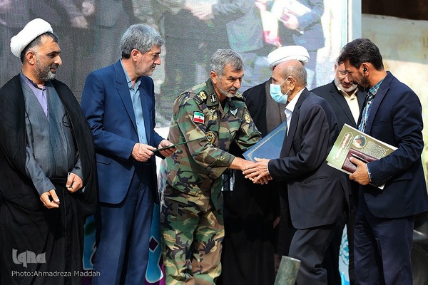 آیین تجلیل از فرماندهان و رزمندگان هشت سال دفاع مقدس فارس