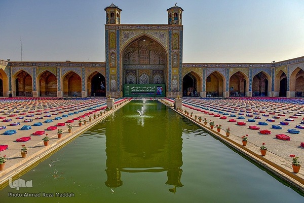 آیین توزیع ۱۵۰۰۰نوشت افزار میان دانش‌آموزان بی‌بضاعت فارس