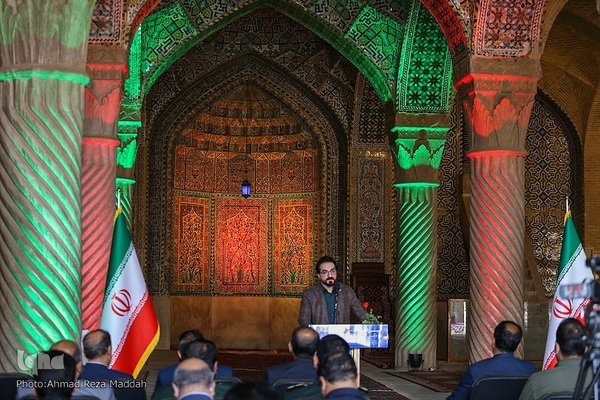 آیین توزیع ۱۵۰۰۰نوشت افزار میان دانش‌آموزان بی‌بضاعت فارس