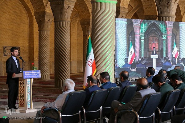 آیین توزیع ۱۵۰۰۰نوشت افزار میان دانش‌آموزان بی‌بضاعت فارس