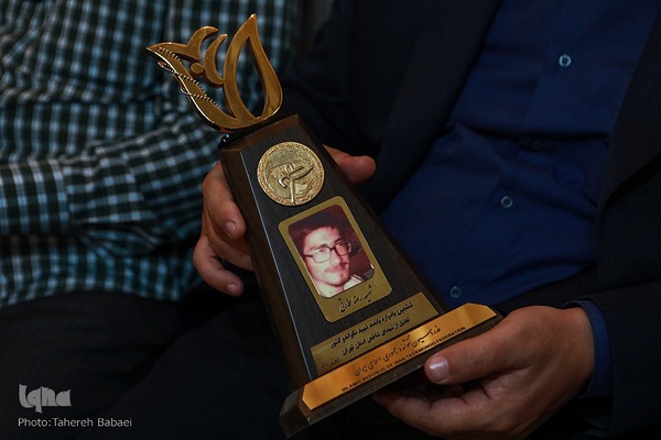 دیدار جامعه قرآنی با خانواده شهیدان سخاوتی