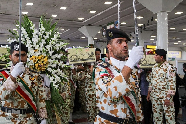 استقبال از پیکر ۳ شهید تازه تفحص شده دفاع مقدس در شیراز‎‎