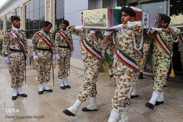 استقبال از پیکر ۳ شهید تازه تفحص شده دفاع مقدس در شیراز‎‎