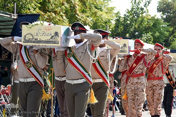 رژه نیروهای مسلح در شیراز