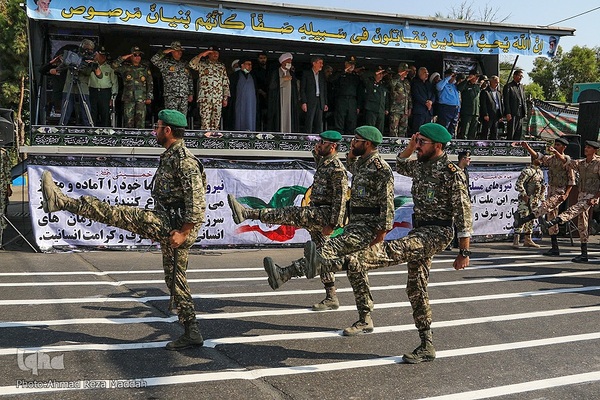 رژه نیروهای مسلح در شیراز