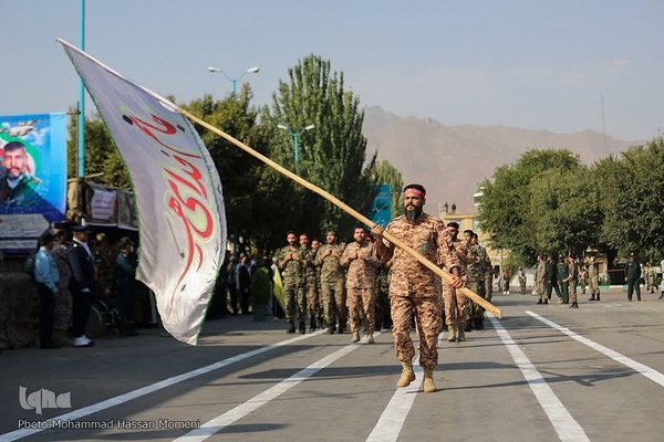 رژه نیروهای مسلح در اولین روز دفاع مقدس در همدان