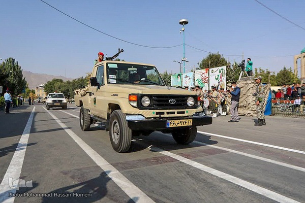 رژه نیروهای مسلح در اولین روز دفاع مقدس در همدان