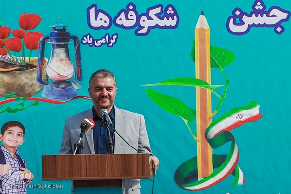 برگزاری جشن شکوفه ها در زنجان