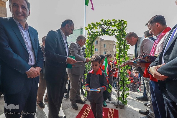 برگزاری جشن شکوفه ها در زنجان