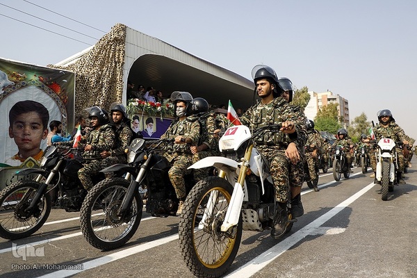 رژه نیروهای مسلح در اهواز