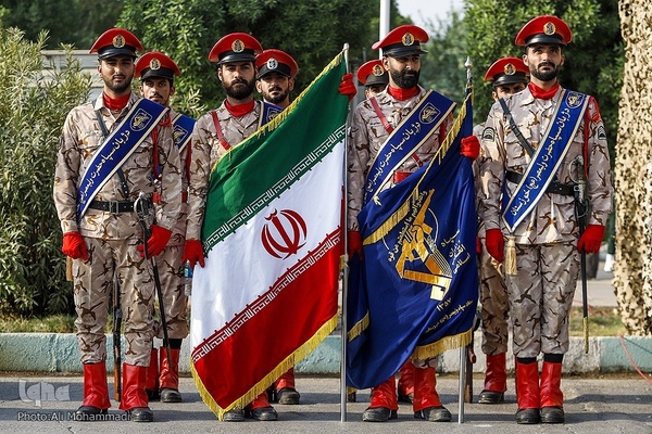 رژه نیروهای مسلح در اهواز