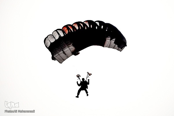 رژه نیروهای مسلح در اهواز