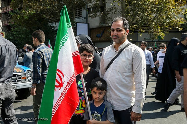 راهپیمایی مردم تهران در اعتراض به اغتشاشات اخیر