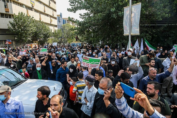 راهپیمایی مردم تهران در اعتراض به اغتشاشات اخیر