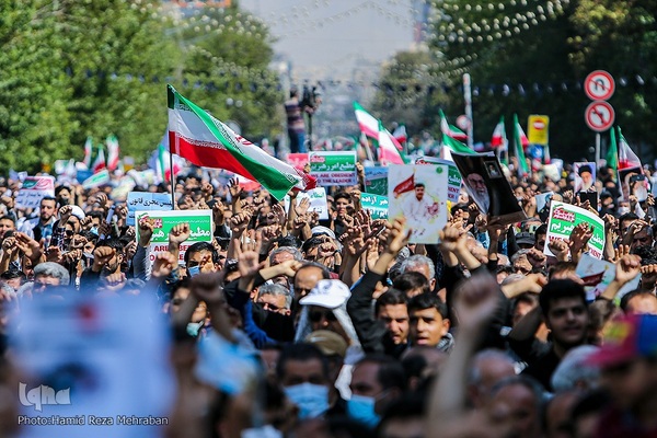 راهپیمایی مردم تهران در اعتراض به اغتشاشات اخیر