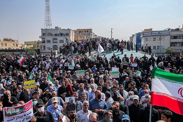 راهپیمایی مردم تهران در اعتراض به اغتشاشات اخیر