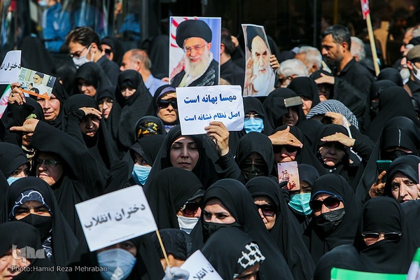 راهپیمایی مردم تهران در اعتراض به اغتشاشات اخیر