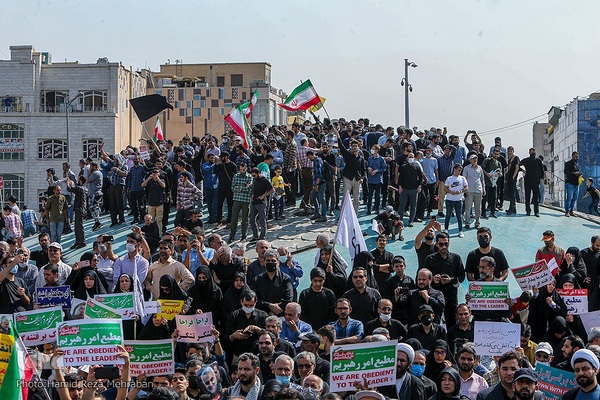 راهپیمایی مردم تهران در اعتراض به اغتشاشات اخیر