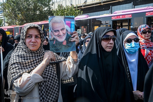 راهپیمایی مردم تهران در اعتراض به اغتشاشات اخیر