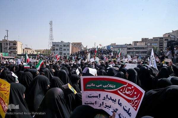 راهپیمایی مردم تهران در اعتراض به اغتشاشات اخیر