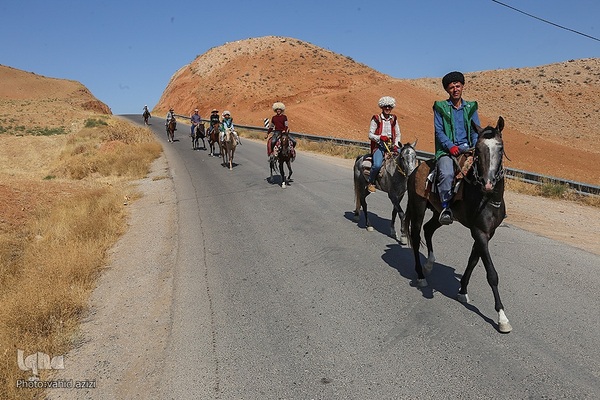 سوارکاران خراسان شمالی در راه مشهد