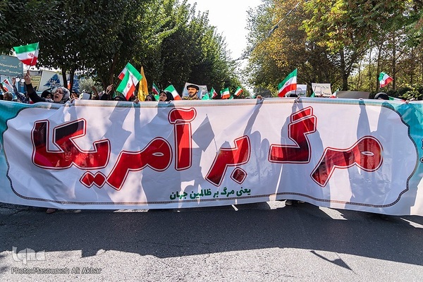 خروش مردم ولایت‌مدار کرج در دفاع از ولایت و مقدسات