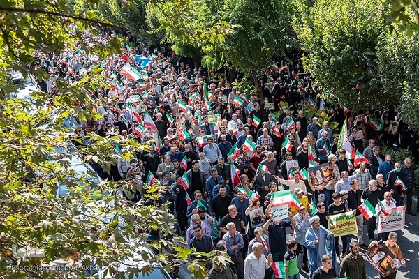 خروش مردم ولایت‌مدار کرج در دفاع از ولایت و مقدسات