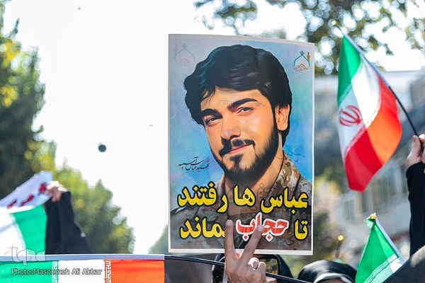 خروش مردم ولایت‌مدار کرج در دفاع از ولایت و مقدسات