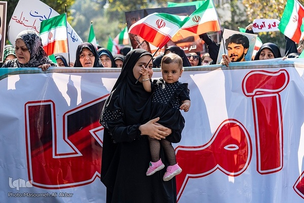 خروش مردم ولایت‌مدار کرج در دفاع از ولایت و مقدسات