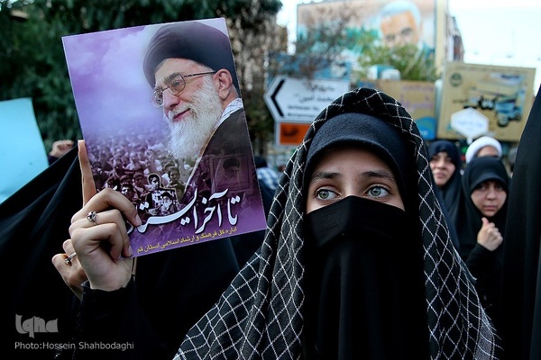 خروش مردم ولایت‌مدار یزد در دفاع از ولایت و مقدسات