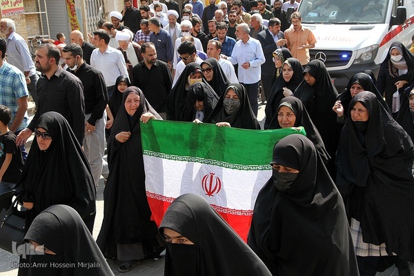 خروش مردم ولایت‌مدار یزد در دفاع از ولایت و مقدسات