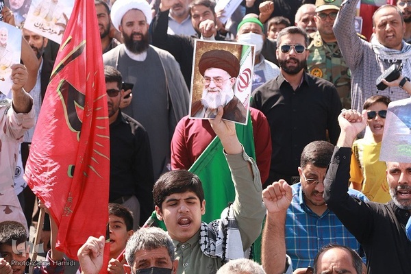 خروش مردم ولایت‌مدار بیرجند در دفاع از ولایت و مقدسات