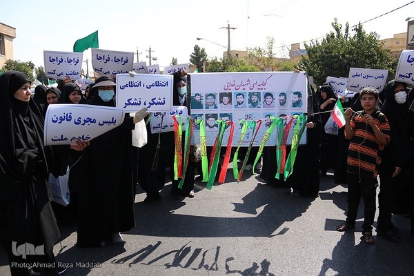 خروش مردم ولایت‌مدار شیراز در دفاع از ولایت و مقدسات