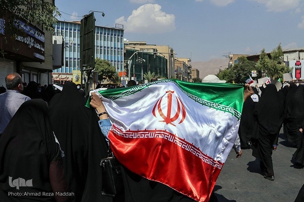 خروش مردم ولایت‌مدار شیراز در دفاع از ولایت و مقدسات