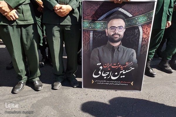 مراسم تشییع پیکر مطهر مدافع امنیت، بسیجی شهید «حسین اجاقی» در تبریز