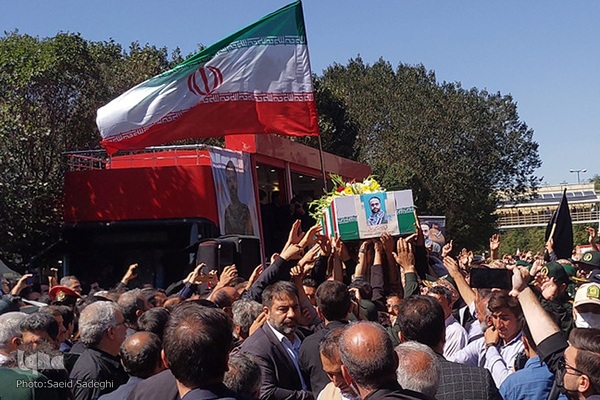 مراسم تشییع پیکر مطهر مدافع امنیت، بسیجی شهید «حسین اجاقی» در تبریز