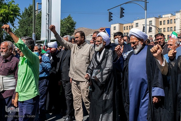 راهپیمایی مردم شهرکرد در محکومیت اغتشاشات اخیر