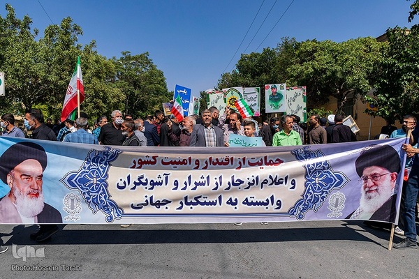 راهپیمایی مردم شهرکرد در محکومیت اغتشاشات اخیر